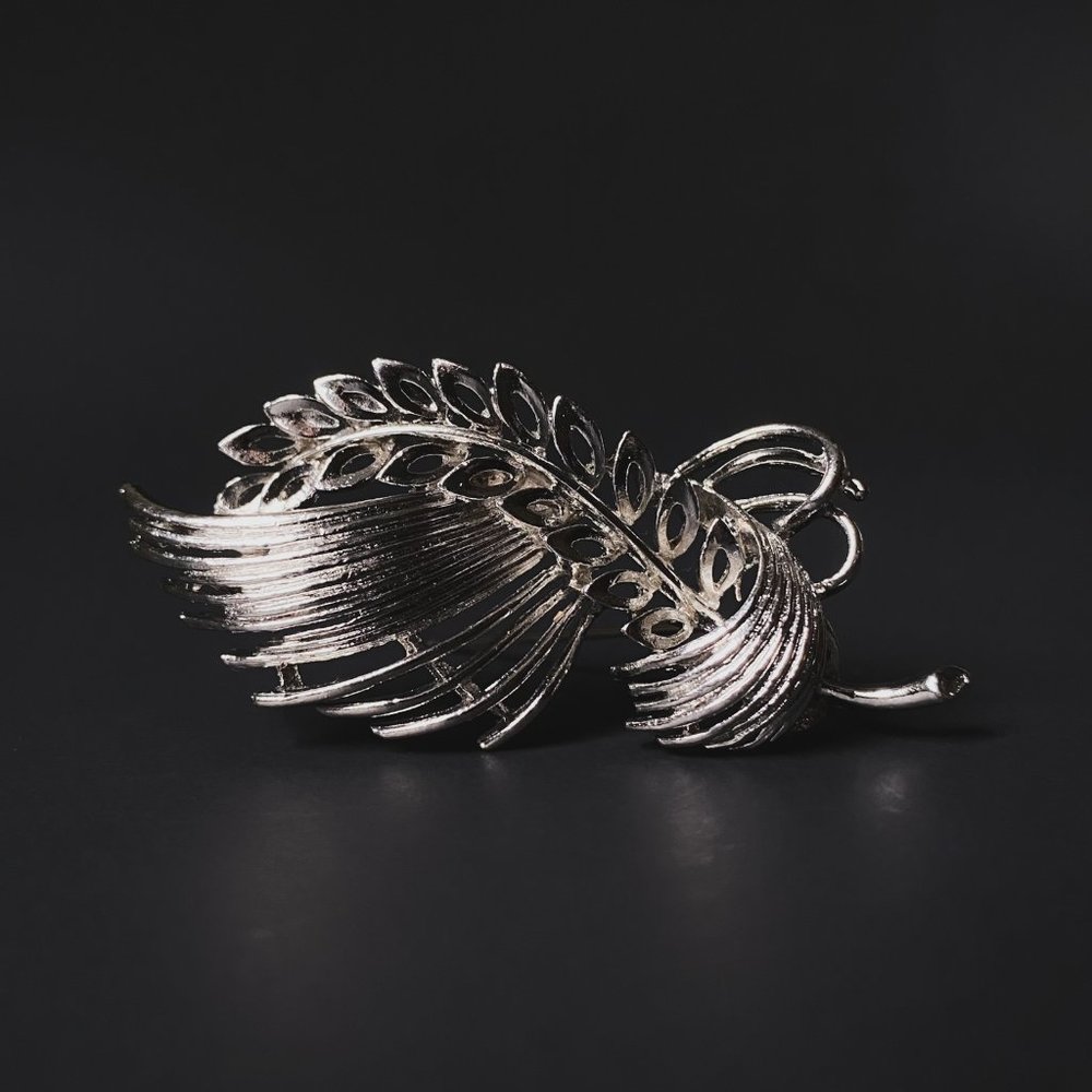 Lisner Vintage Silver Art Nouveau Leaf Branch Plant Feather Openwork Pin Brooch